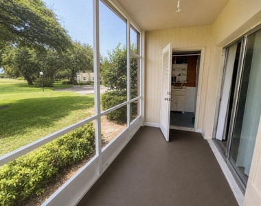 12 Vista Palm Lane - Photo Thumbnail 7