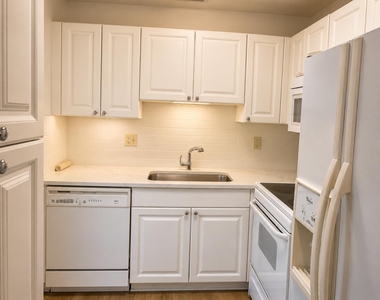 12 Vista Palm Lane - Photo Thumbnail 2