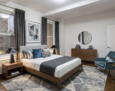 156 East 37th Street - Photo Thumbnail 3