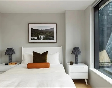  11th Avenue - Photo Thumbnail 5