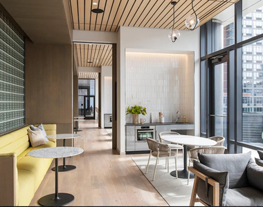 11th Avenue - Photo Thumbnail 17