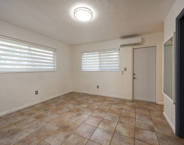 1528 Ne 33rd Street - Photo Thumbnail 9