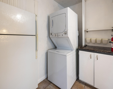 1528 Ne 33rd Street - Photo Thumbnail 8