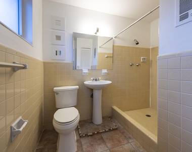 1528 Ne 33rd Street - Photo Thumbnail 11