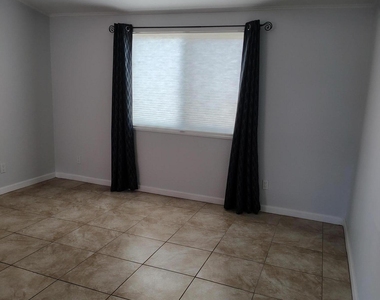 6058 S Cypress Point Drive - Photo Thumbnail 7