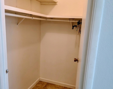 6058 S Cypress Point Drive - Photo Thumbnail 6