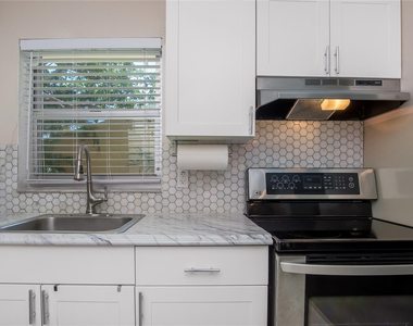 5186 Ne 6th Avenue - Photo Thumbnail 9