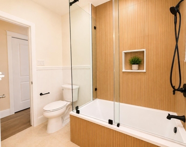 2031 Pleasant Drive - Photo Thumbnail 20
