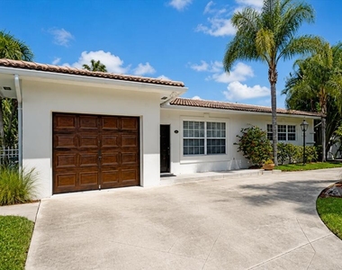 2031 Pleasant Drive - Photo Thumbnail 1
