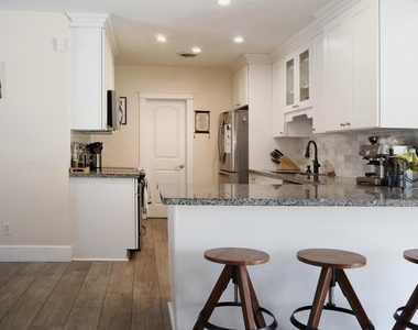 2031 Pleasant Drive - Photo Thumbnail 6