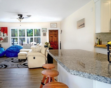 2031 Pleasant Drive - Photo Thumbnail 11