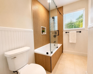 2031 Pleasant Drive - Photo Thumbnail 19
