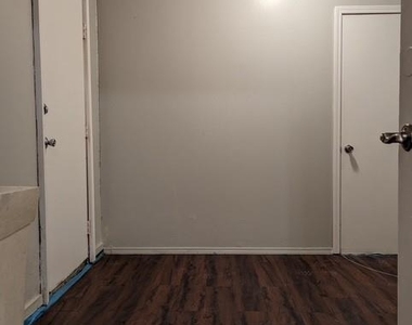 4205 N Nicklas Avenue - Photo Thumbnail 3