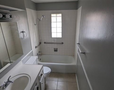 4205 N Nicklas Avenue - Photo Thumbnail 13