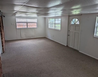 4205 N Nicklas Avenue - Photo Thumbnail 7
