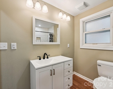 209 W Marsh Street - Photo Thumbnail 13