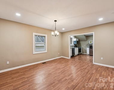 209 W Marsh Street - Photo Thumbnail 11