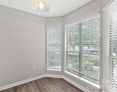 123 Meadow Lilly Court - Photo Thumbnail 16