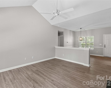 123 Meadow Lilly Court - Photo Thumbnail 9