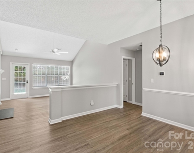 123 Meadow Lilly Court - Photo Thumbnail 4