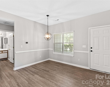 123 Meadow Lilly Court - Photo Thumbnail 2