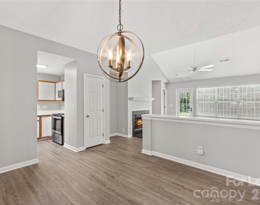 123 Meadow Lilly Court - Photo Thumbnail 5