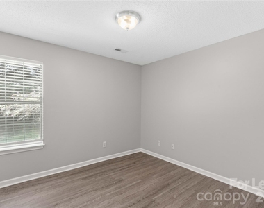 123 Meadow Lilly Court - Photo Thumbnail 21