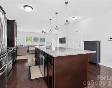 2038 Eddie Massey Lane - Photo Thumbnail 6