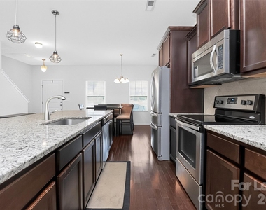 2038 Eddie Massey Lane - Photo Thumbnail 8