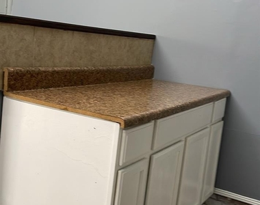 113 Whispering Pines Lane - Photo Thumbnail 7