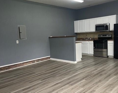 113 Whispering Pines Lane - Photo Thumbnail 2