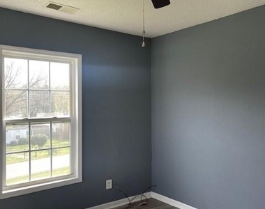 113 Whispering Pines Lane - Photo Thumbnail 14