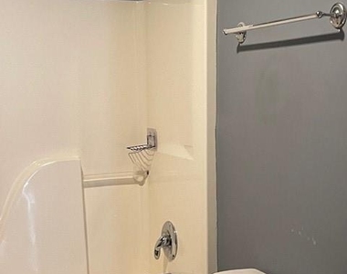 113 Whispering Pines Lane - Photo Thumbnail 9