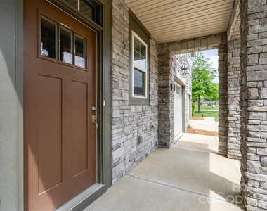 9320 Glenburn Lane - Photo Thumbnail 10