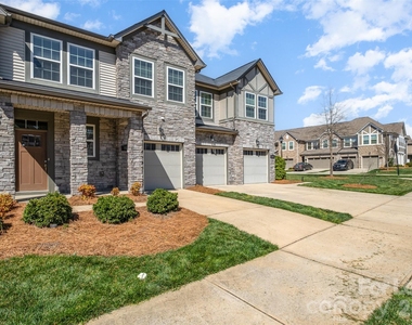 9320 Glenburn Lane - Photo Thumbnail 2