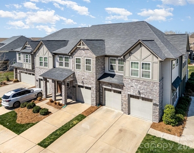 9320 Glenburn Lane - Photo Thumbnail 5