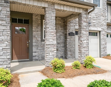 9320 Glenburn Lane - Photo Thumbnail 11