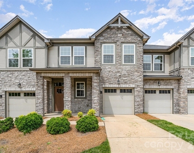 9320 Glenburn Lane - Photo Thumbnail 7