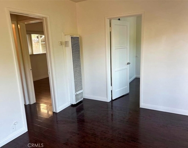 9157 Bentel Avenue - Photo Thumbnail 5