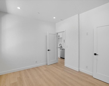 1909 Ocean Avenue - Photo Thumbnail 3