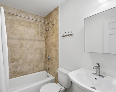 1009 E Jones Street - Photo Thumbnail 7