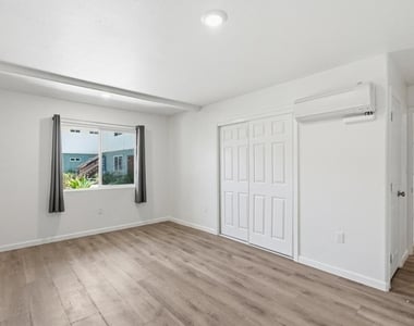 1009 E Jones Street - Photo Thumbnail 6