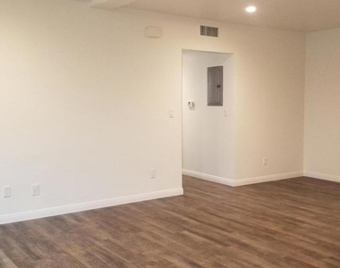 3351 Rexford Street - Photo Thumbnail 5