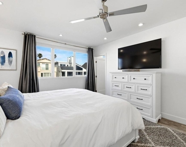 3373 Ocean Drive - Photo Thumbnail 49
