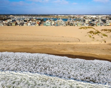 3373 Ocean Drive - Photo Thumbnail 66