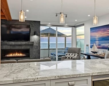 3373 Ocean Drive - Photo Thumbnail 10