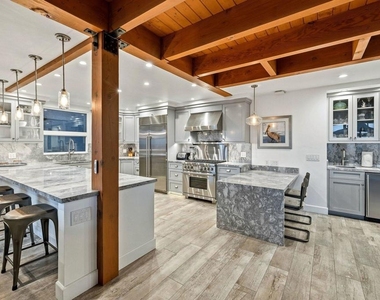 3373 Ocean Drive - Photo Thumbnail 4