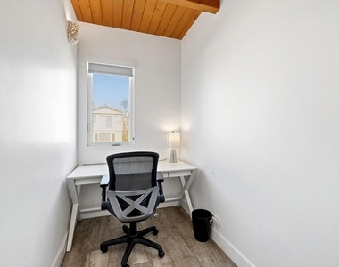 3373 Ocean Drive - Photo Thumbnail 46