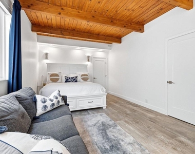 3373 Ocean Drive - Photo Thumbnail 44