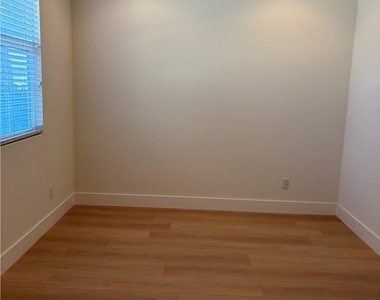 6230 Fielding - Photo Thumbnail 5